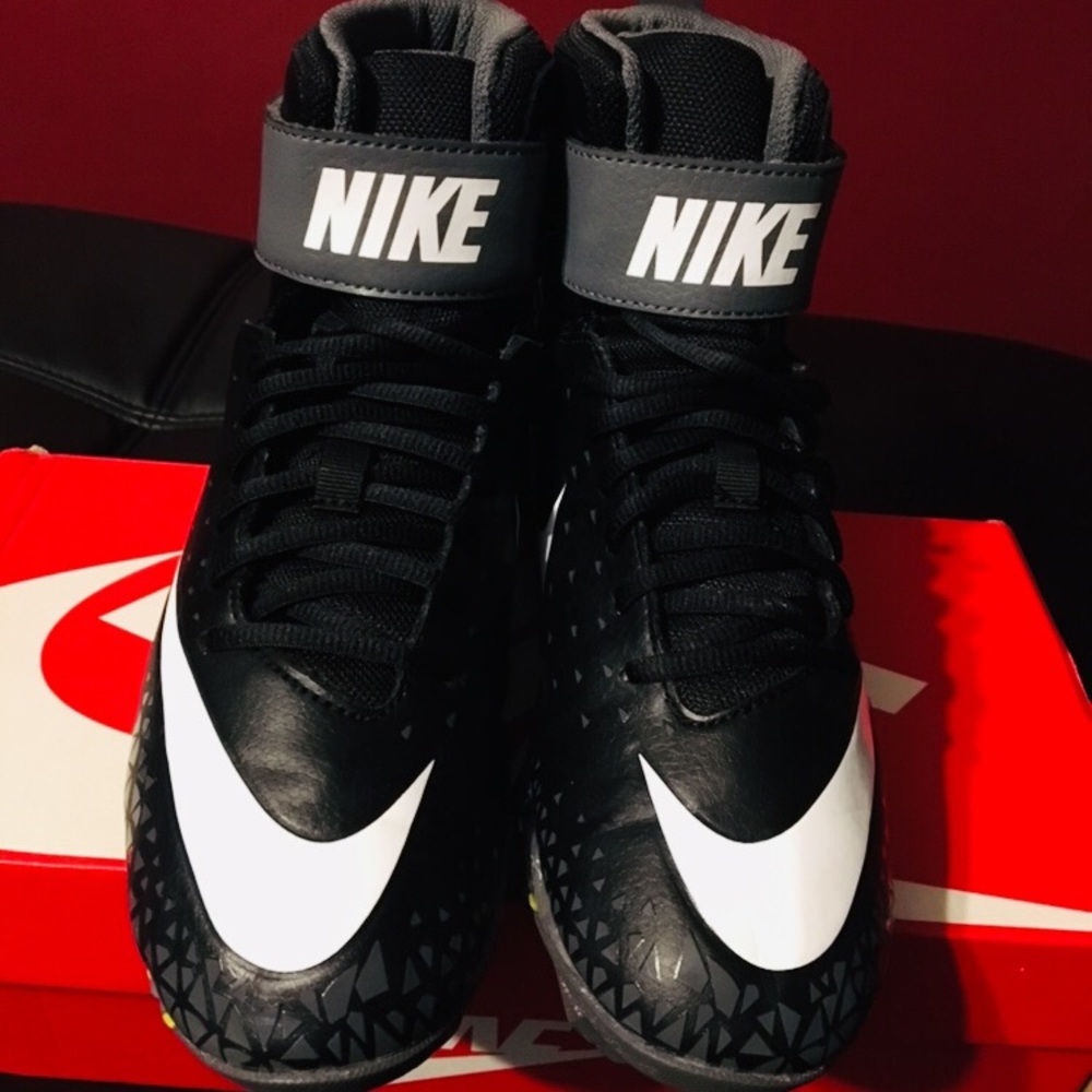 Nike football cleats size 7